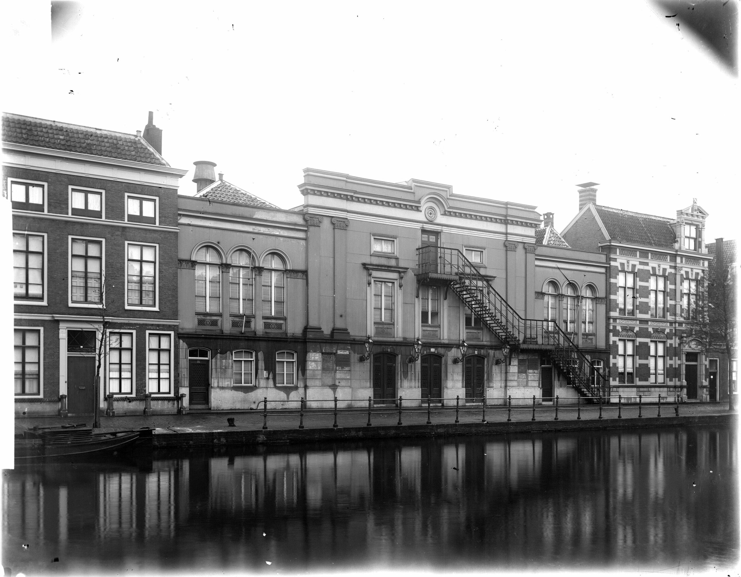 Oude foto Leidse Schouwburg